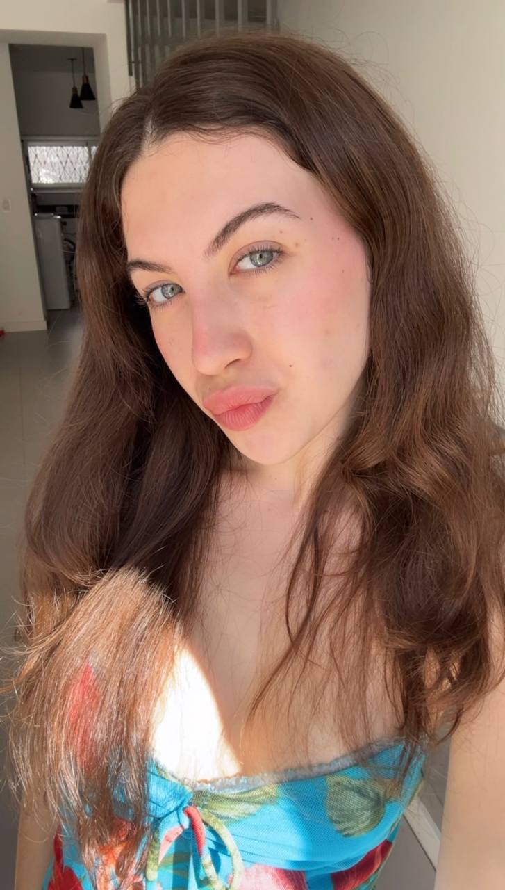 Nude girl Amber in Medellín