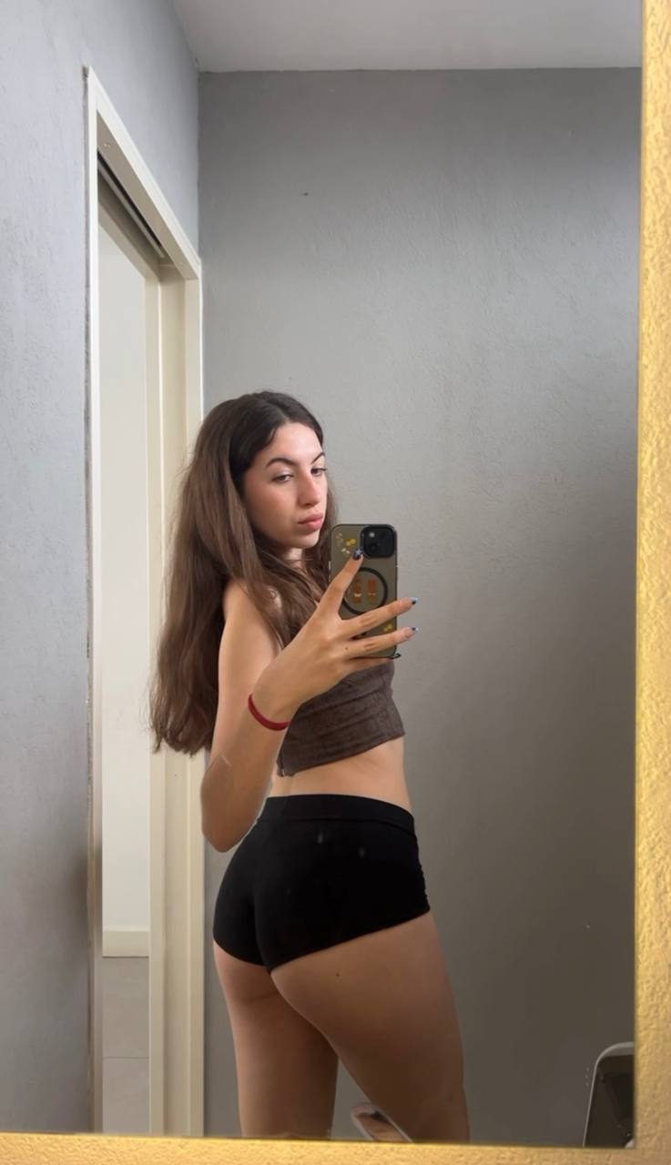 Amber in her underwear in Medellín