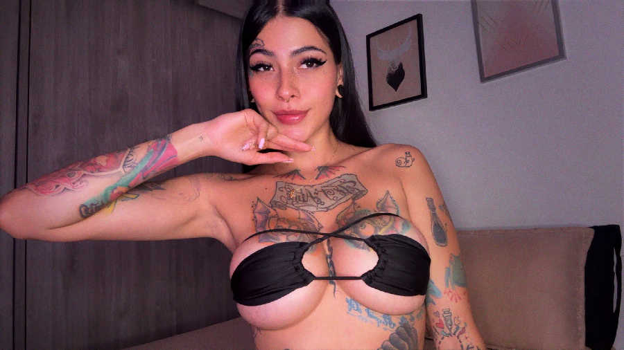 Sexy girl Eli Goth in Medellín