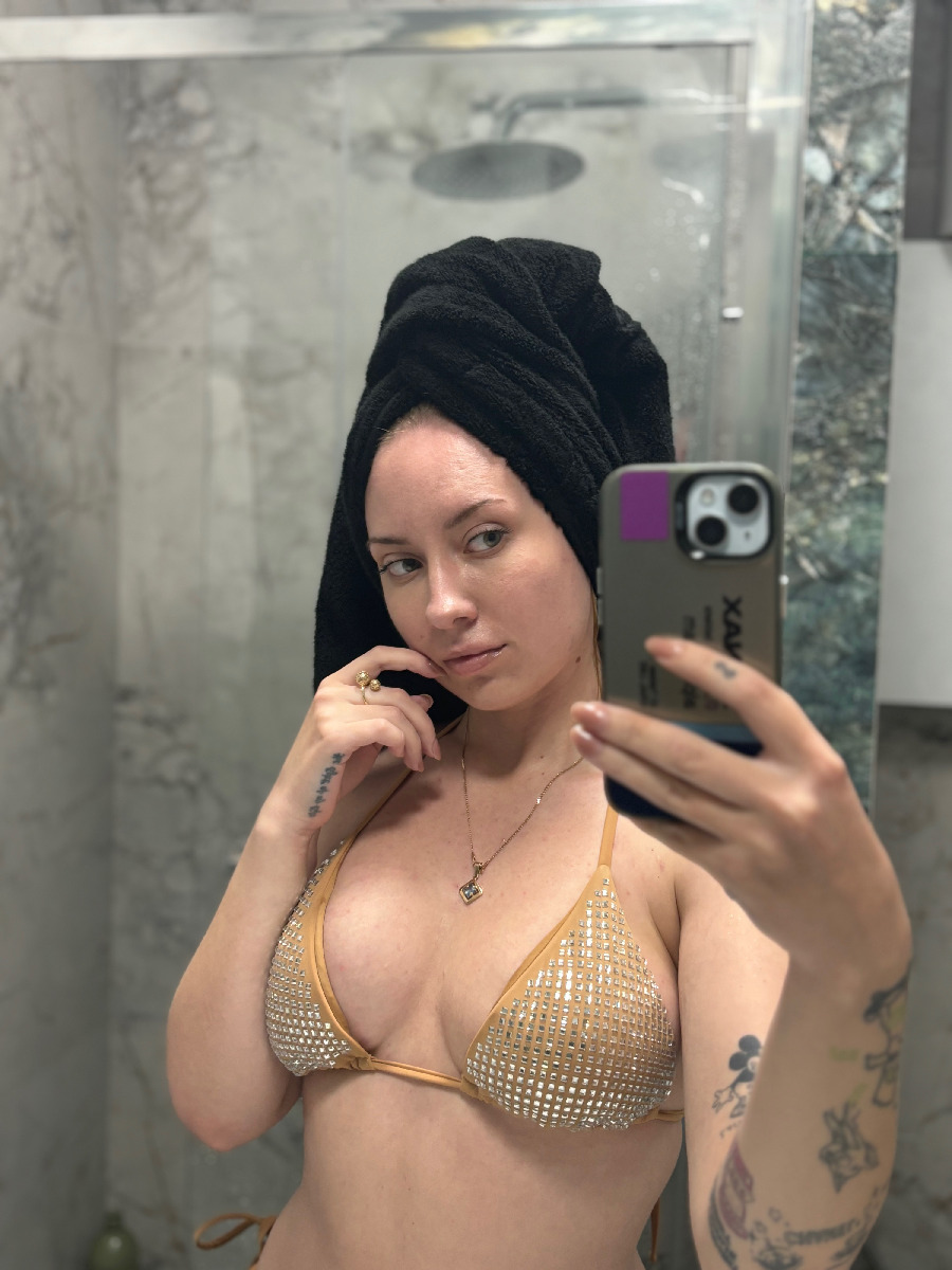 Nude girl KateV in Medellín