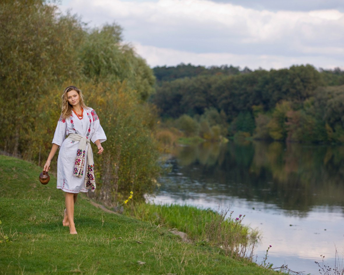 Nude girl Slavic women in Medellín