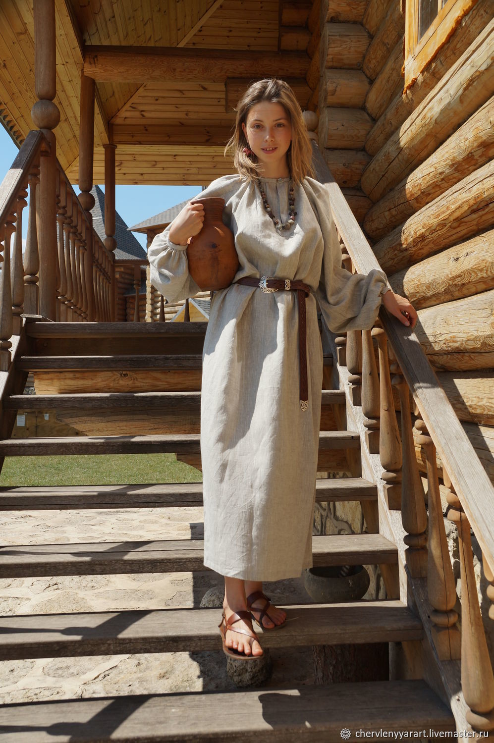 Girls in Slavic costumes in Medellín